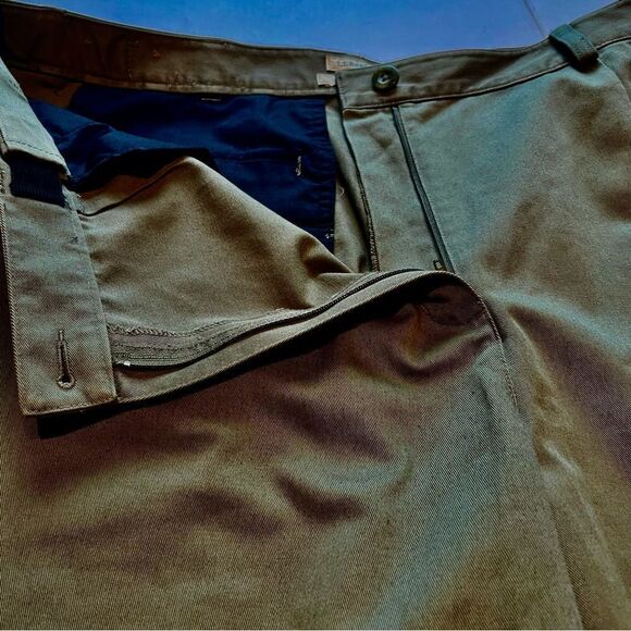 L.L. Bean Women's Cotton Bermuda Shorts Olive Green Size 18W Plus - Picture 4 of 8